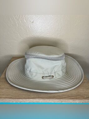 The Airflo Tilley Hat size 7 Boonie Bucket Hat Vented Safari Fishing Hiking